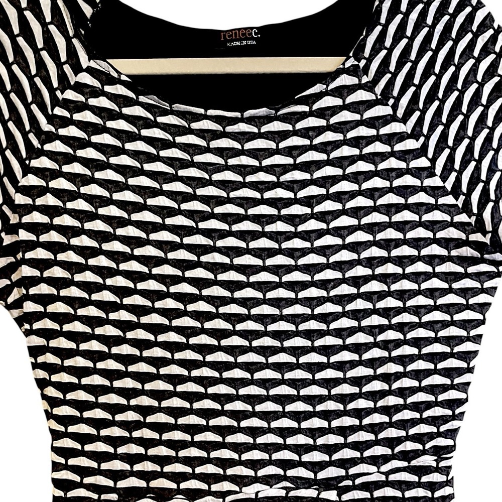 Renee C Dress Black Gray White Quilted Textured Short Sleeve SZ M Stretch Swing - Picture 3 of 6